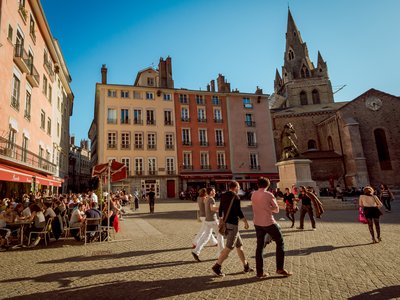 Place Saint André dans le vieux centre ville de Grenoble 