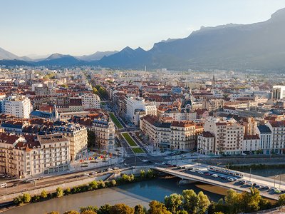 Grenoble, une métropole au coeur des Alpes © Pierre Jayet None
