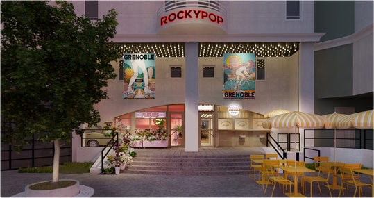 Deux images : l'espace bar et l'espace karaoke avec des personnes qui chantent. 